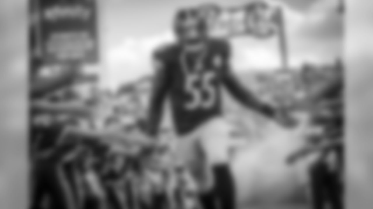 LB Arthur Moats