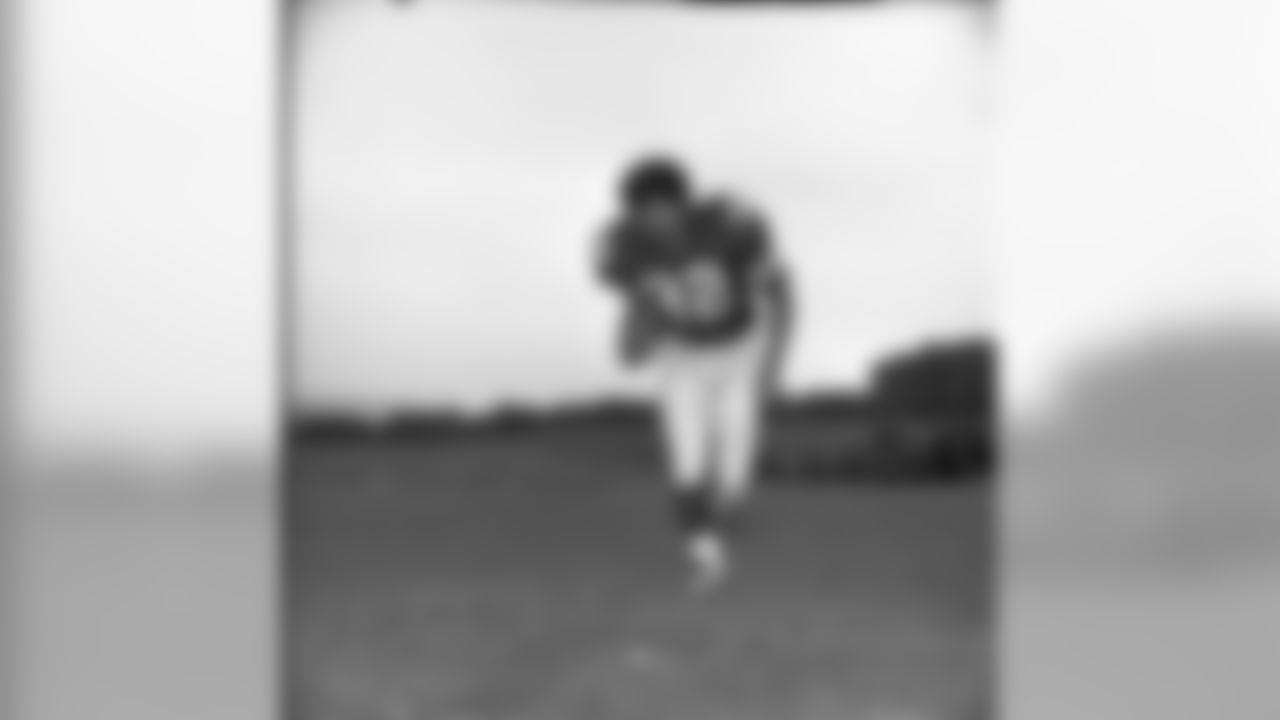 1972 FRANCO HARRIS: In terms of coming up big in critical games, Harris is the running back version of Terry Bradshaw. In 19 playoff games, Harris carried 400 times for 1,556 yards (3.9 average) with 16 touchdowns, while also catching 51 passes for 504 more yards and another touchdown. Harris rushed for four touchdowns in four Super Bowl wins. Harris is second in all-time postseason rushing yards to Emmitt Smith (1,556-1,586) but when receptions are added in, Harris leads Smith in yards from scrimmage (2,060-1,928). Hall of Fame, Class of 1990. Four Super Bowl rings.