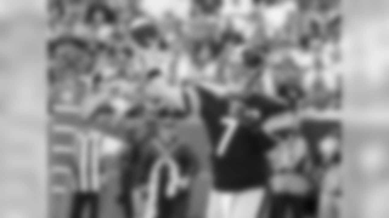 QB Ben Roethlisberger has completed 145 of 226 passes (64.2%) for 1,685 yards, 16 touchdowns and 6 interceptions for a quarterback rating of 99.2.