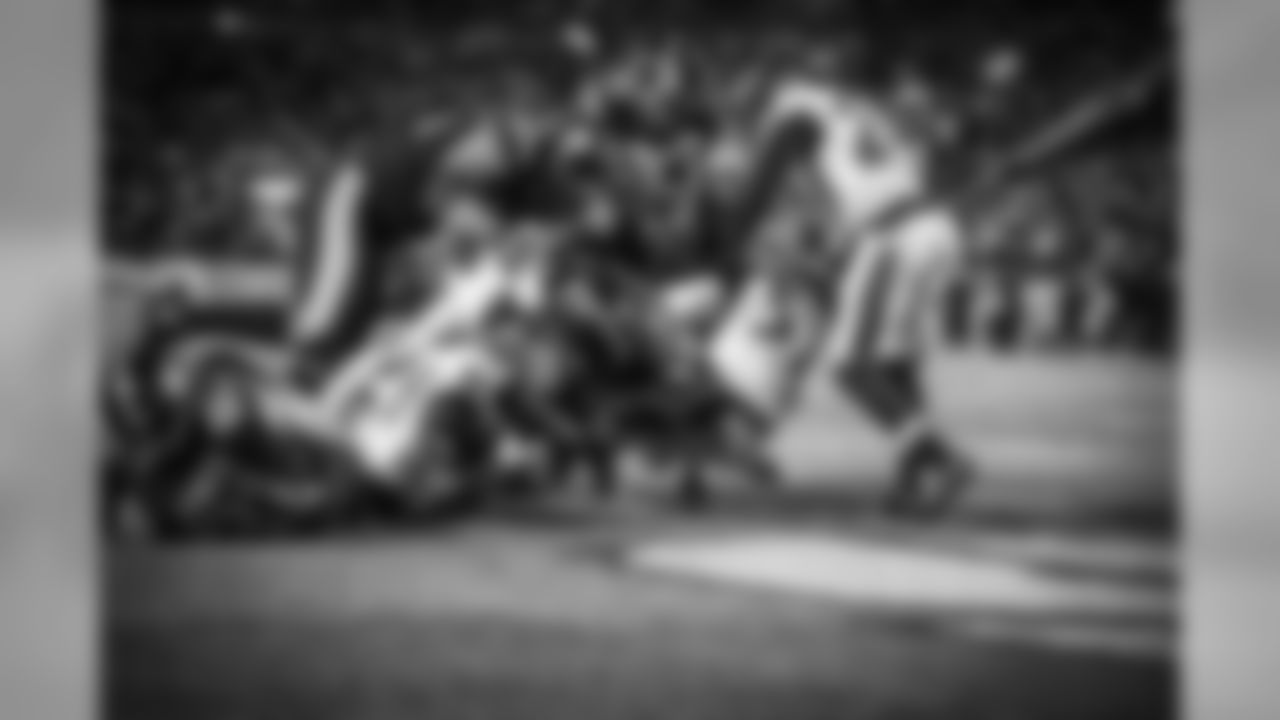 Jesse James, Le'Veon Bell, Ramon Foster, David DeCastro, and Alejandro Villanueva
