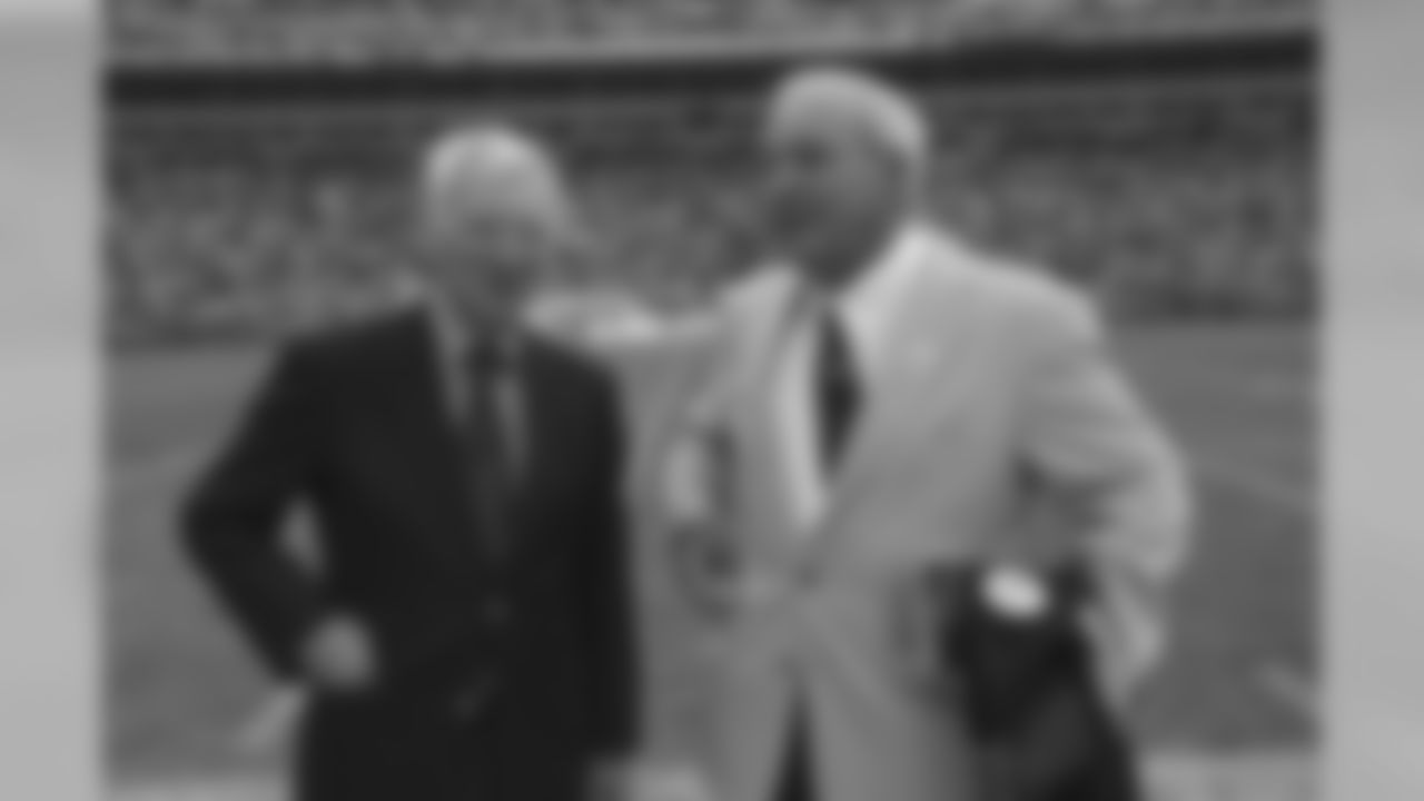 Dan Rooney and the Steelers honor PGA legend Arnold Palmer at Heinz Field on November 10th, 2002.