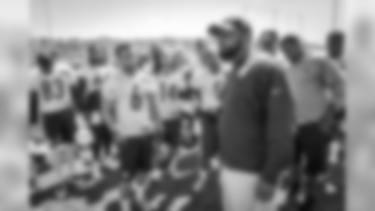 Coach Mike Tomlin and team
