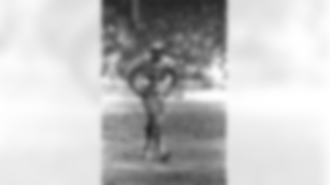 1971 Larry Brown: Once asked which of his players not yet elected to the Pro Football Hall of Fame deserved to be enshrined, Chuck Noll didnt hesitate: Larry Brown. Started the first two Super Bowls in the 1970s as a tight end; started the next two Super Bowls at right tackle vs. Too Tall Jones of the Cowboys and Jack Youngblood of the Rams. Four Super Bowl rings.