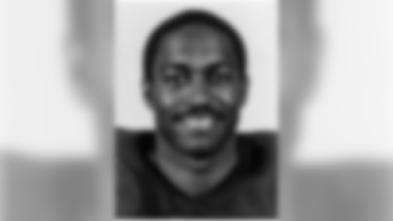 1979 Dwayne Woodruff: The teams best cornerback in between Mel Blount and Rod Woodson, Woodruff played in 157 games, with 105 starts, and he finished his career with 41 takeaways, 37 interceptions and four fumble recoveries. In the six seasons from 1982-87, Woodruff had 23 interceptions in 64 games. One Super Bowl ring.