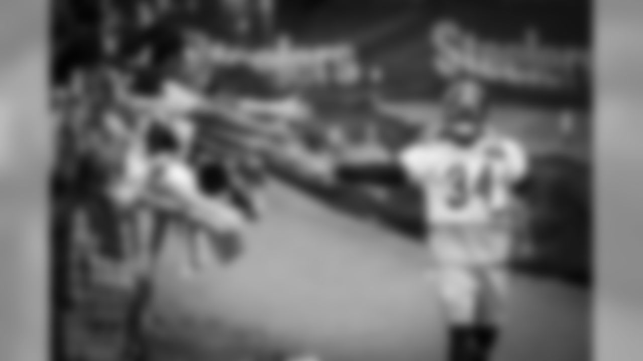 RB DeAngelo Williams