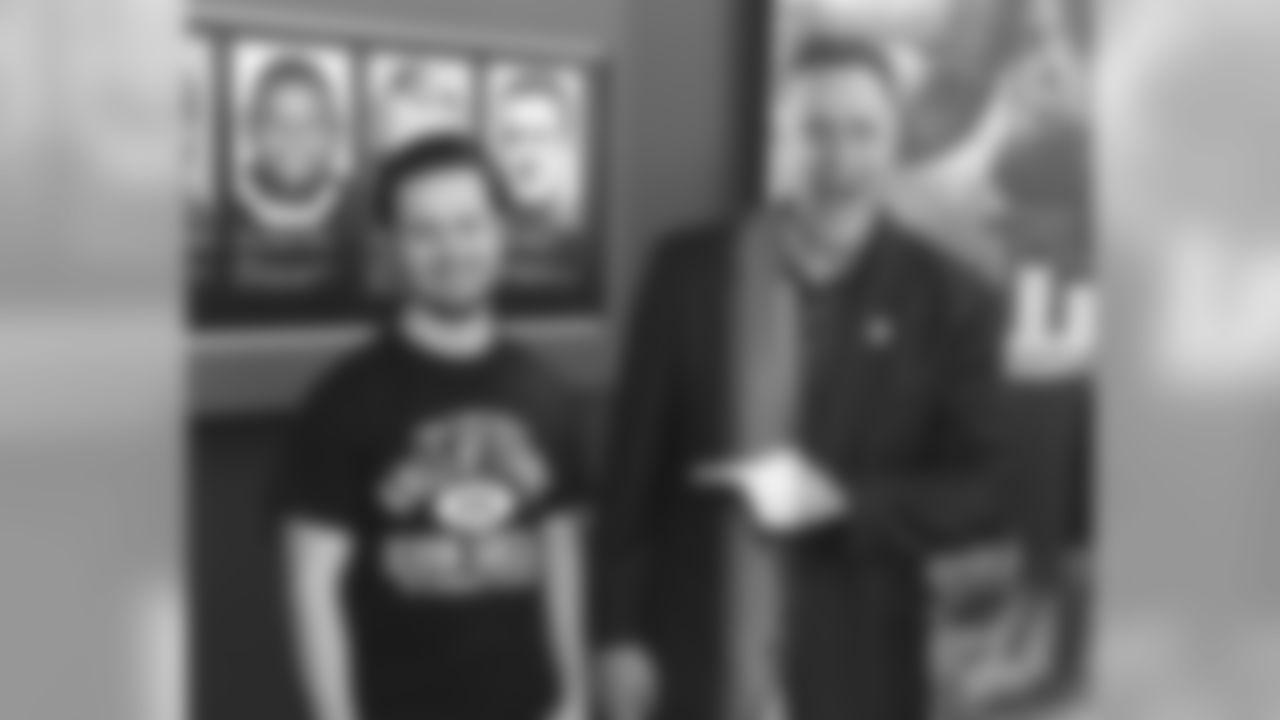 Kevin Greene and Hall of Fame staff member