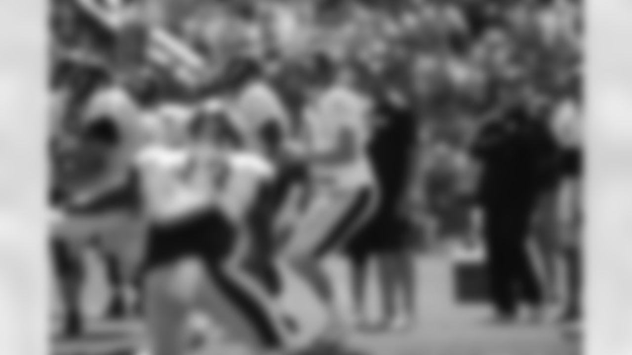 QB Dustin Vaughan (13)