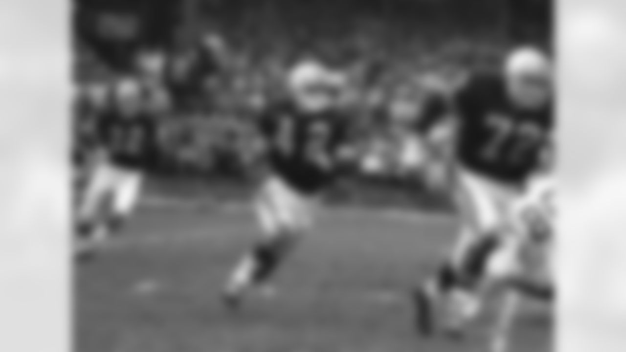 1961 Dick Hoak: Remembered by this generation of Steelers fans as the teams long-time running backs coach, Hoak could play a little bit of halfback himself in his day. Hoak rushed for 3,965 yards and caught passes for another 1,452 to score 33 touchdowns over 10 NFL seasons for teams that finished over .500 just twice. Five Super Bowl rings, all as a coach.