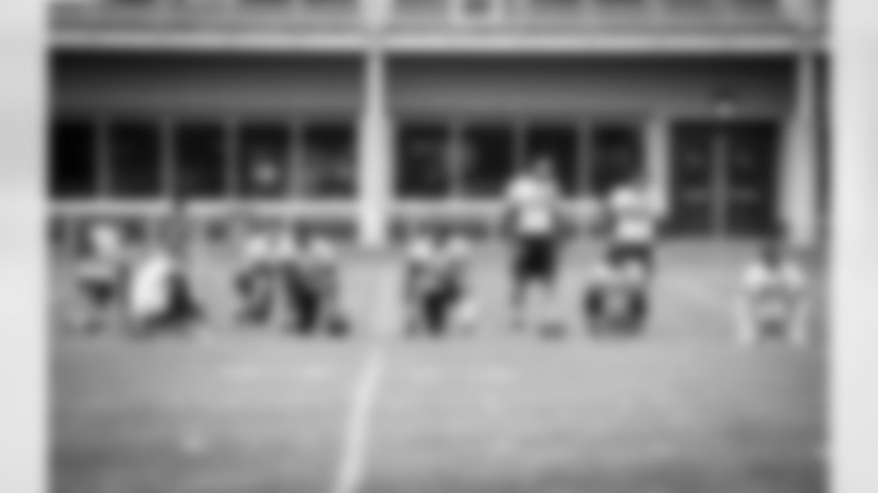 Maurkice Pouncey, Ben Roethlisberger, David DeCastro, Marcus Gilbert, Ramon Foster, Alejandro Villanueva, DeAngelo Williams, Ryan Harris and Antonio Brown