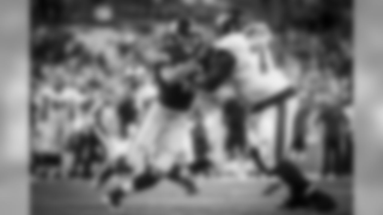 LB Travis Feeney