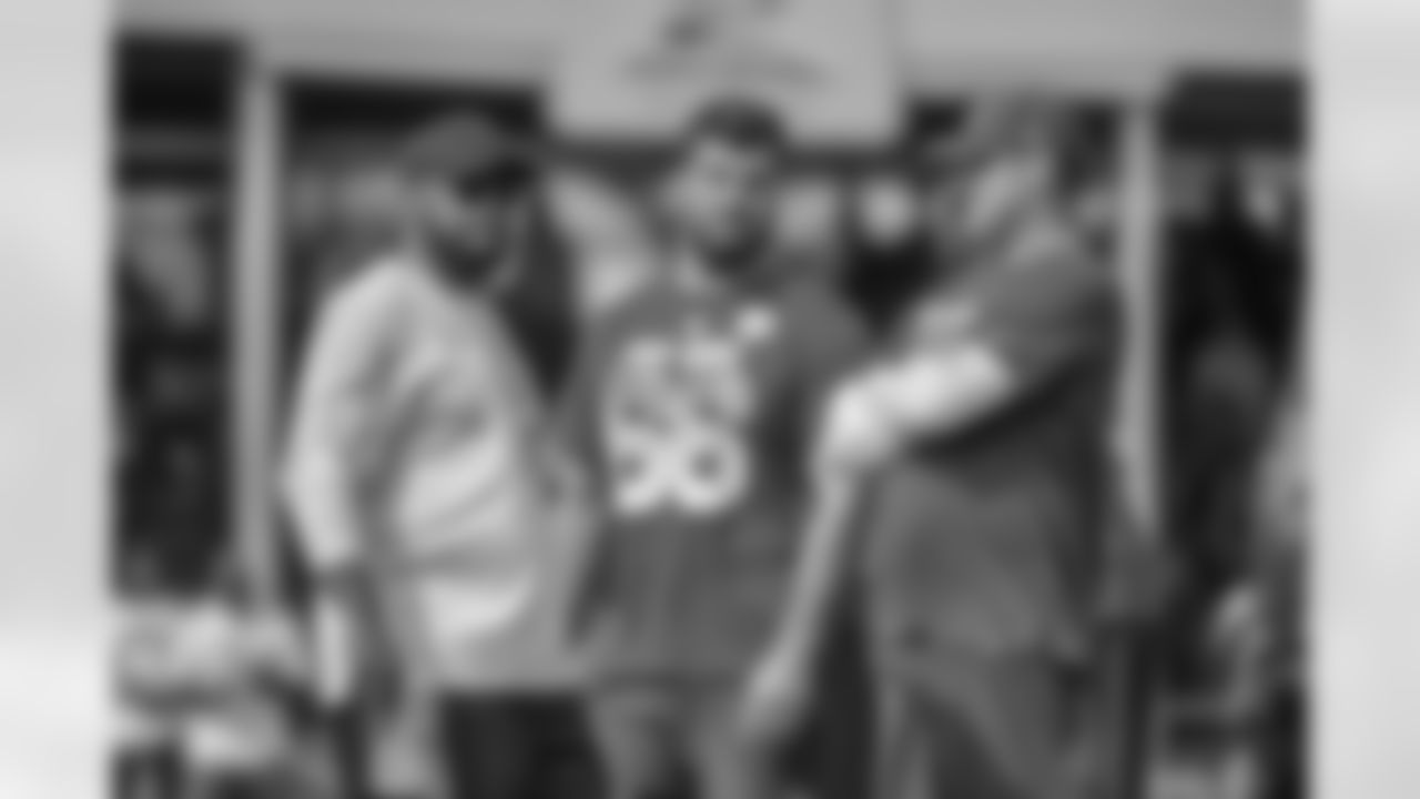 Head Coach Mike Tomlin, David DeCastro, and Ben Roethlisberger