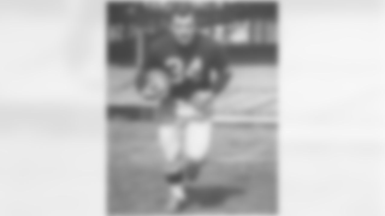 1950 Fran Rogel (Round 8): Hey, diddle, diddle, Rogel up the middle. That's the way the Steelers always started a game during his career, and in the six seasons from 1951-56, Rogel led the team in rushing five times. He finished with 3,271 yards rushing and 17 touchdowns.