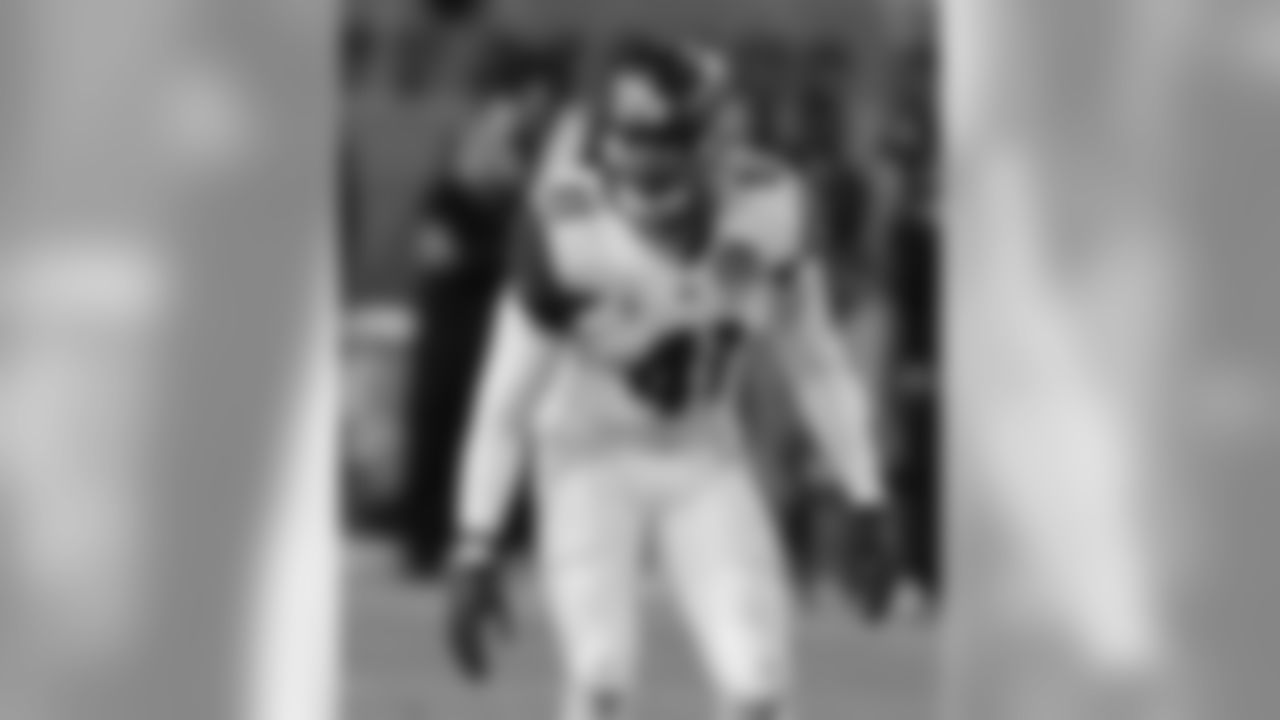 Travis Feeney, OLB-Washington - 220th Overall