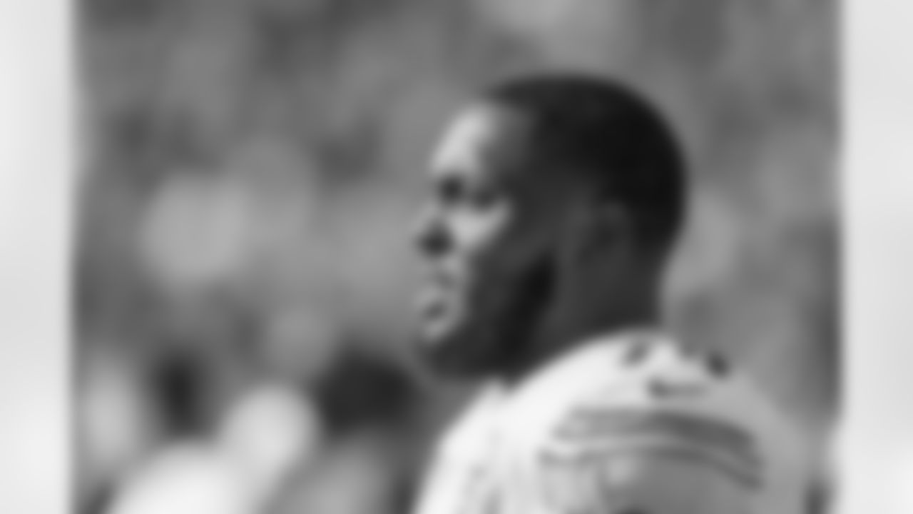 OL Chris Hubbard signed with the Cleveland Browns, March 15, 2018.