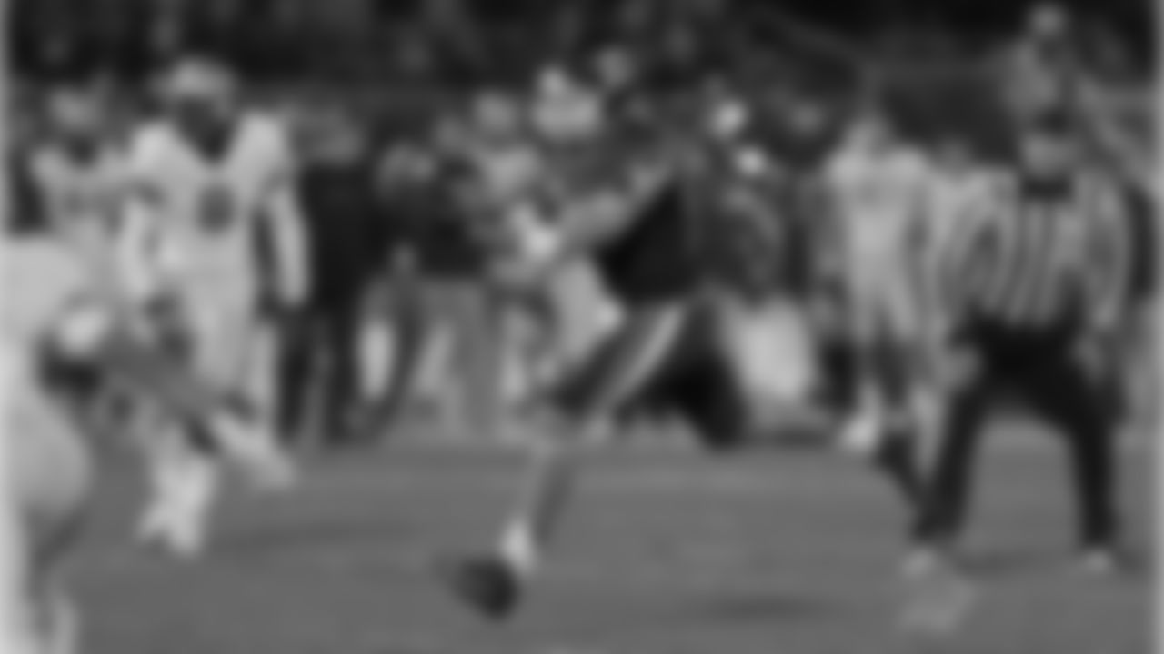 TE Ryan Griffin, Connecticut