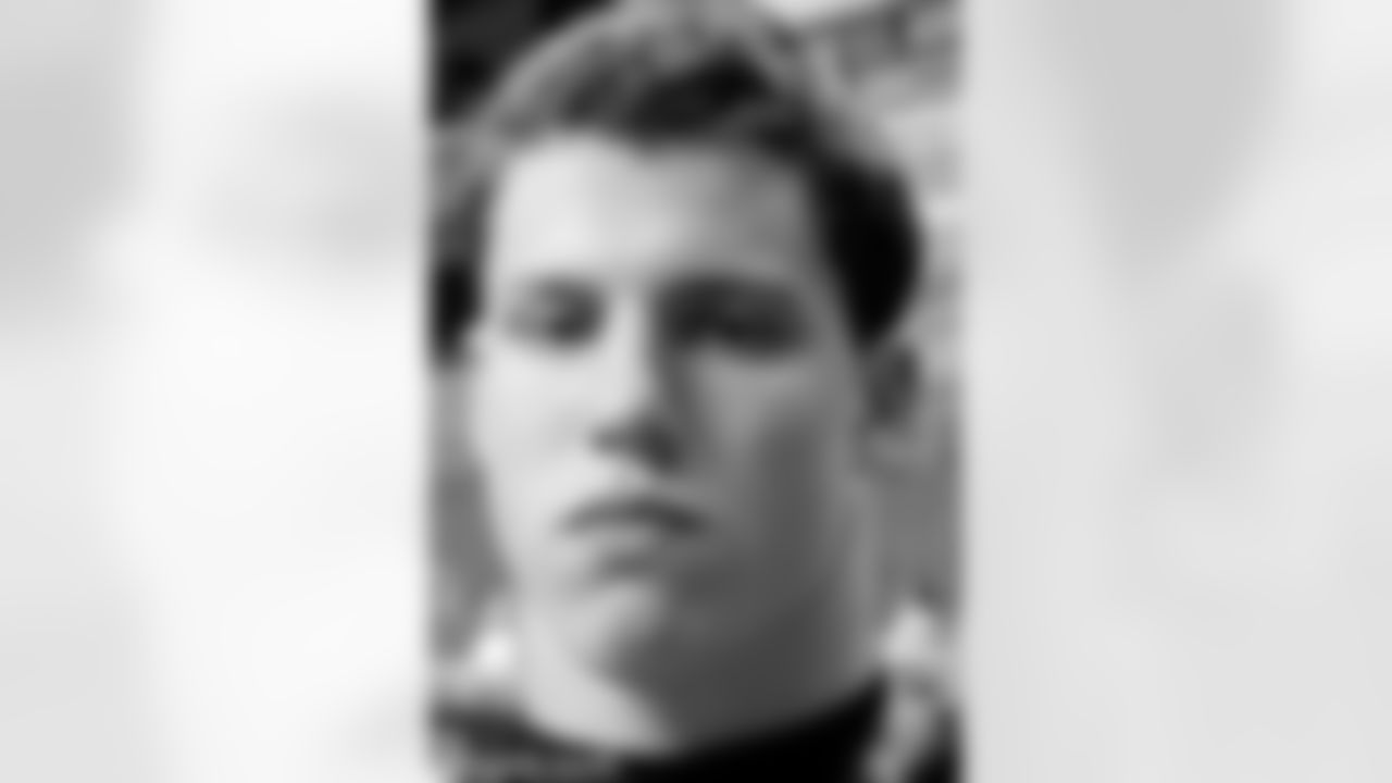 ILB Brian Cushing (signed w/USC)