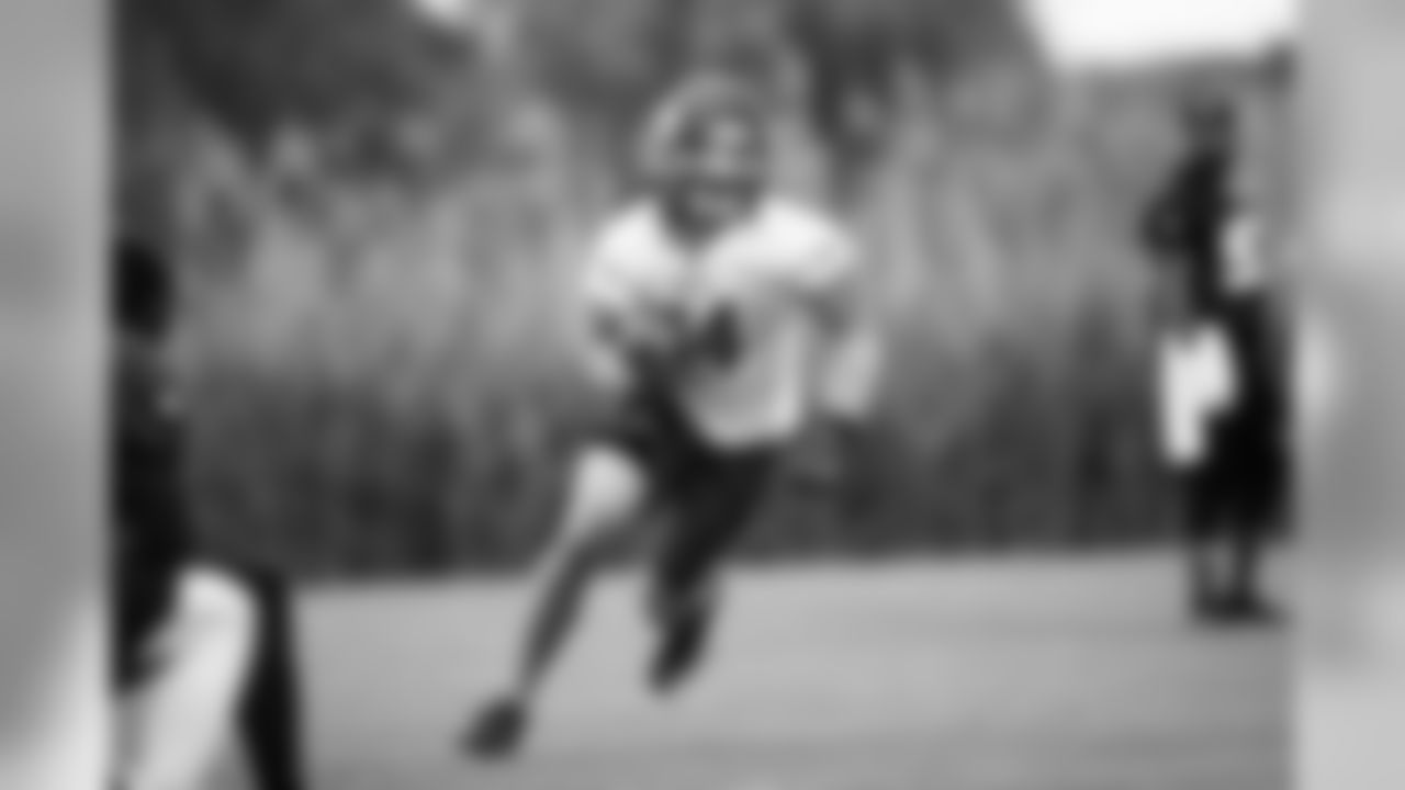 TE Bucky Hodges