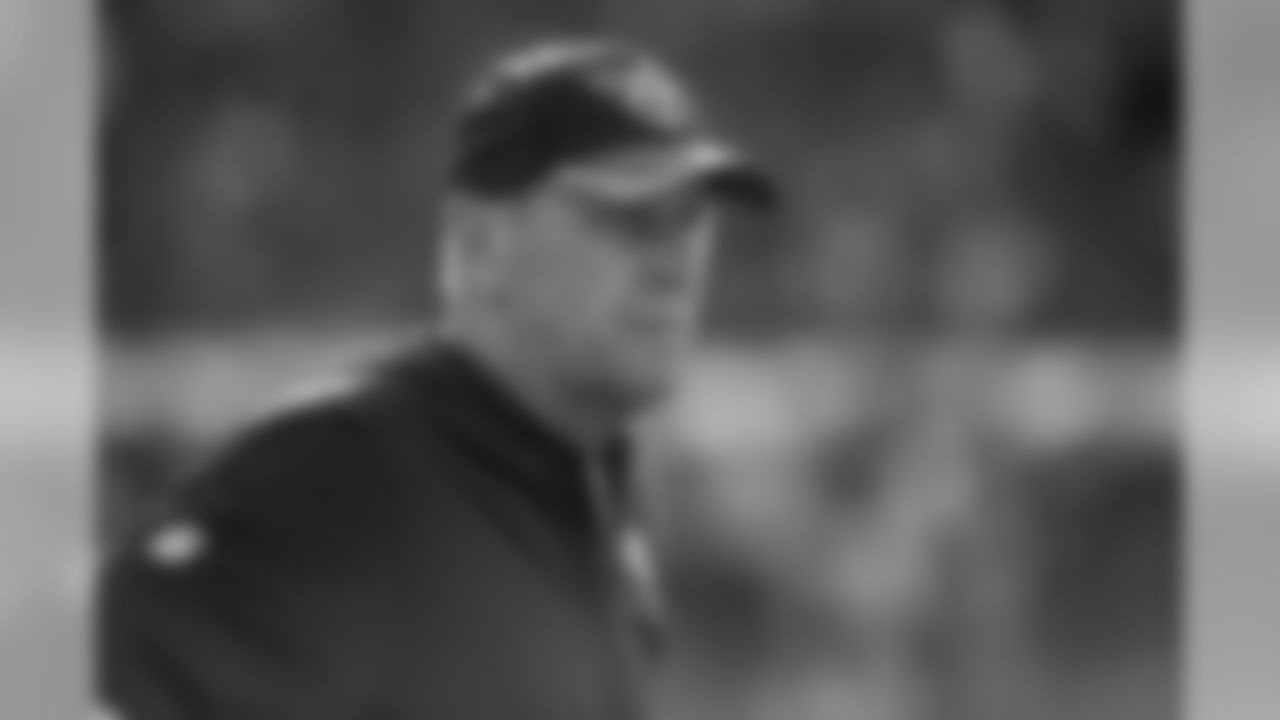 The current head coach for the Titans has prior experience in Minnesota. Mularkey played tight end for the Vikings for the first six seasons of his career 1983-88, playing 75 games and making five touchdown catches with the Vikings.