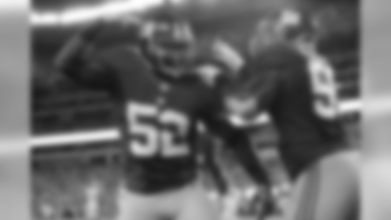 The Giants defense ranked last in the NFL, allowing a total of 6,725 yards to opponents.