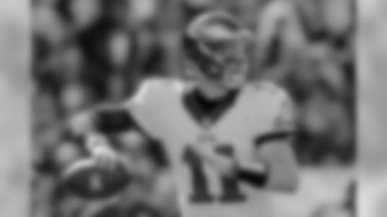 After throwing for 769 yards and five touchdowns in the first three games of his NFL career, Wentz is (0-2) with a pair of touchdowns and an interception in his past two games.