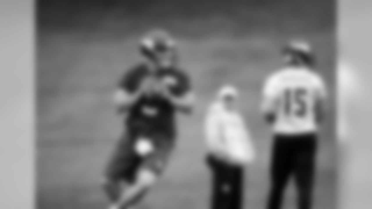QB Wes Lunt