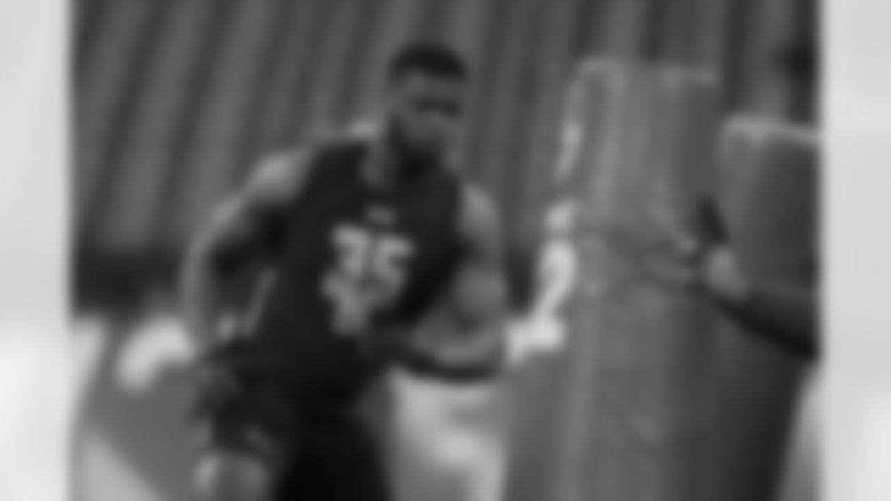 Northwestern DE Ifeadi Odenigbo