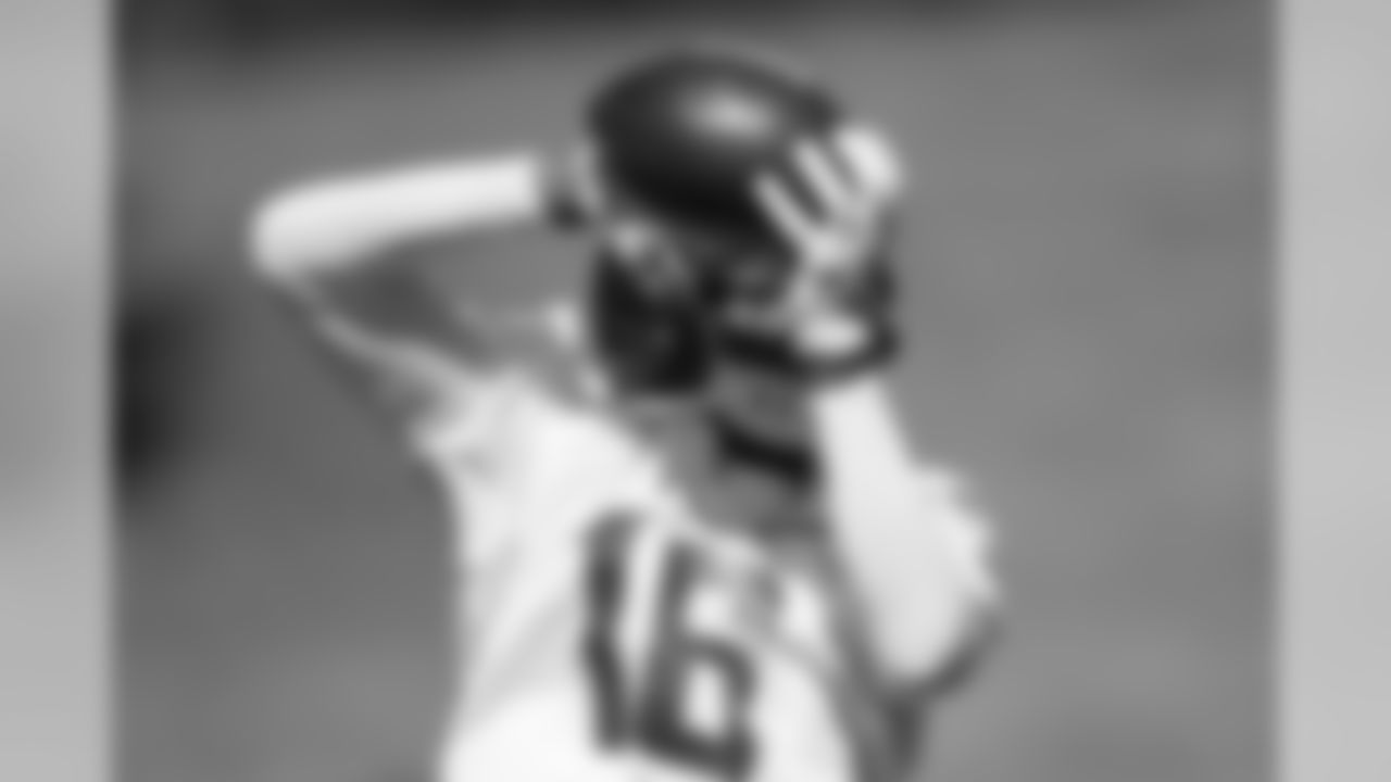WR Cayleb Jones
