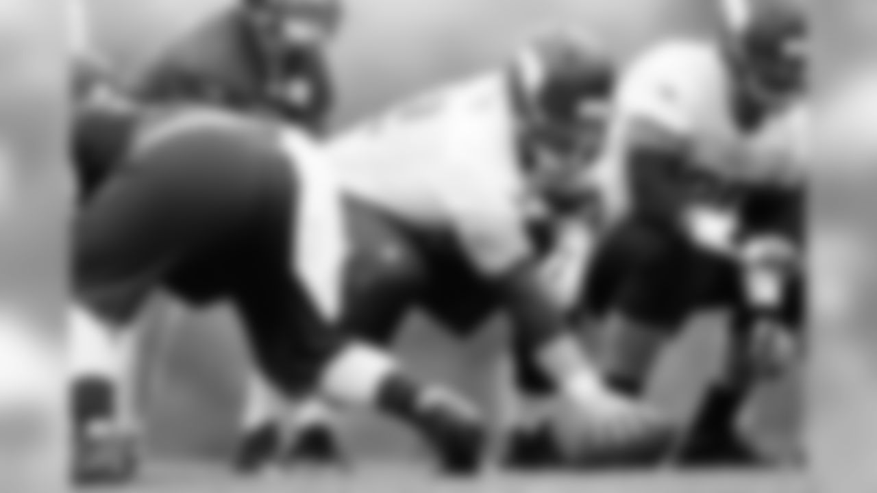 OL Nick Easton