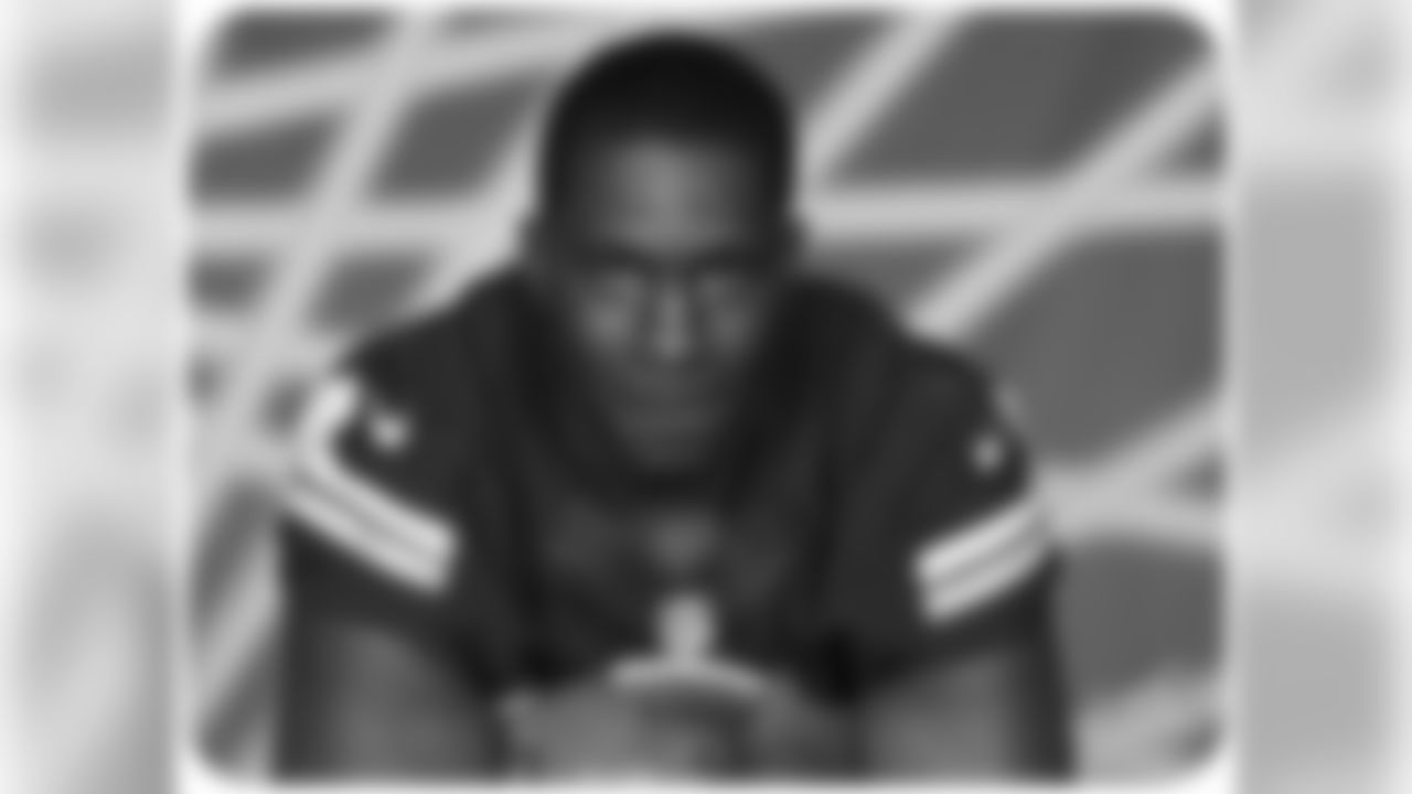 Stephen Weatherly, LB