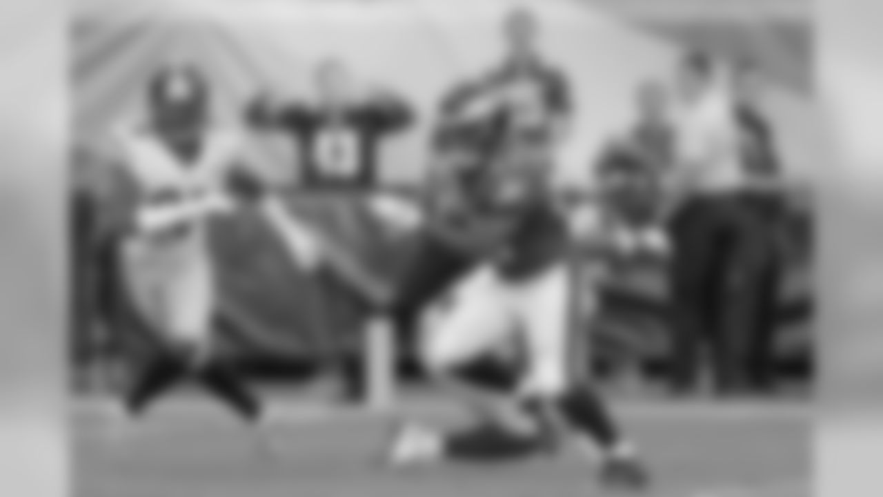 At 33 years of age Sproles is in his 12th NFL season and remains a change-of-pace back with big play capability in his third year with the Eagles. He teamed with Terence Newman at Kansas State.