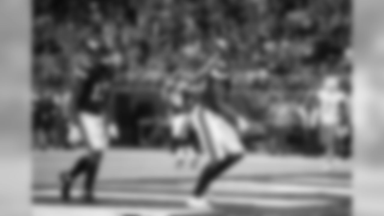 WR Cayleb Jones