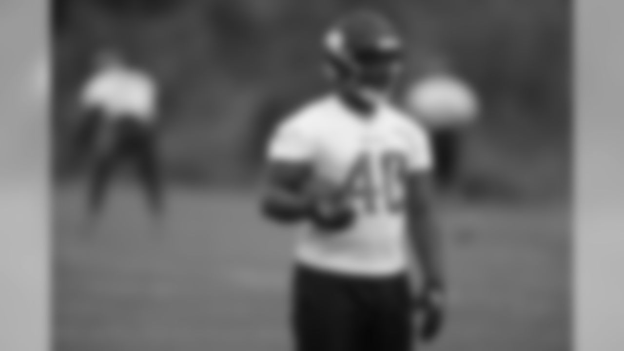 LB Kentrell Brothers