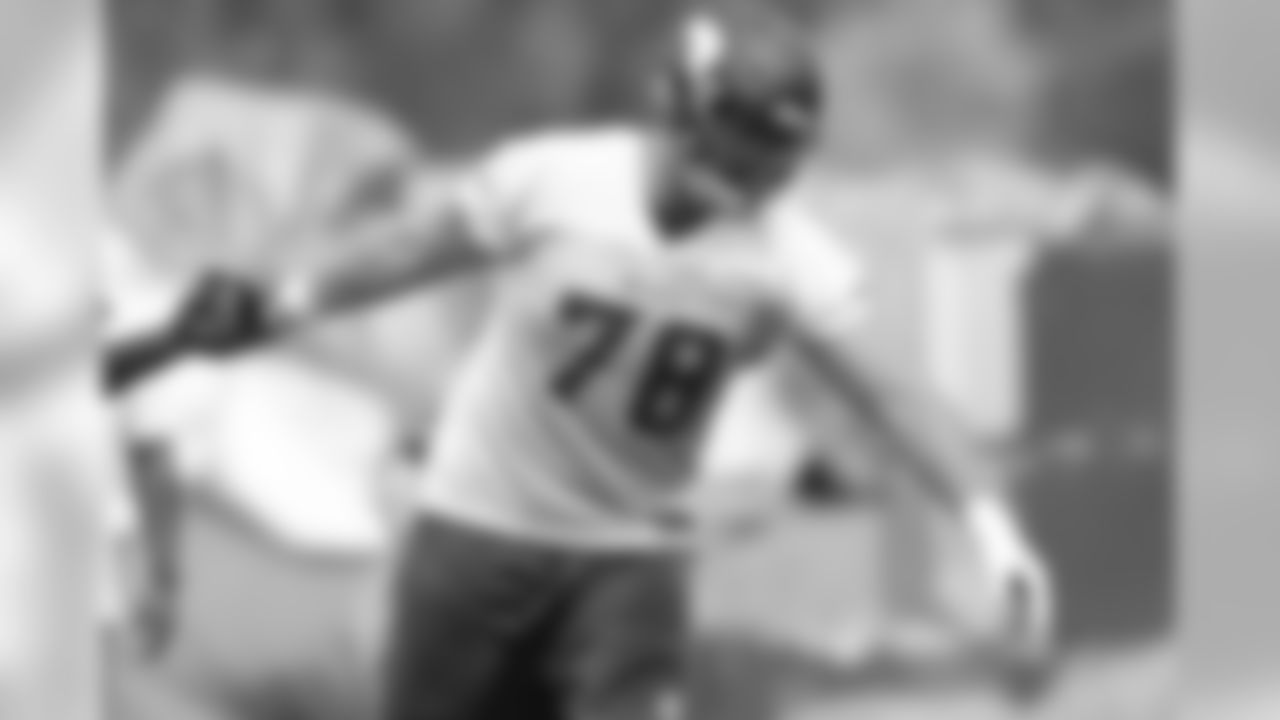 OL Jeremiah Sirles
