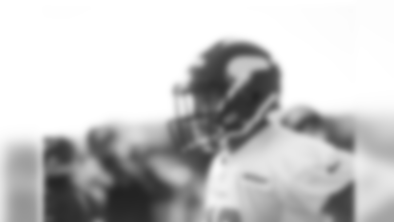 TE Kyle Carter