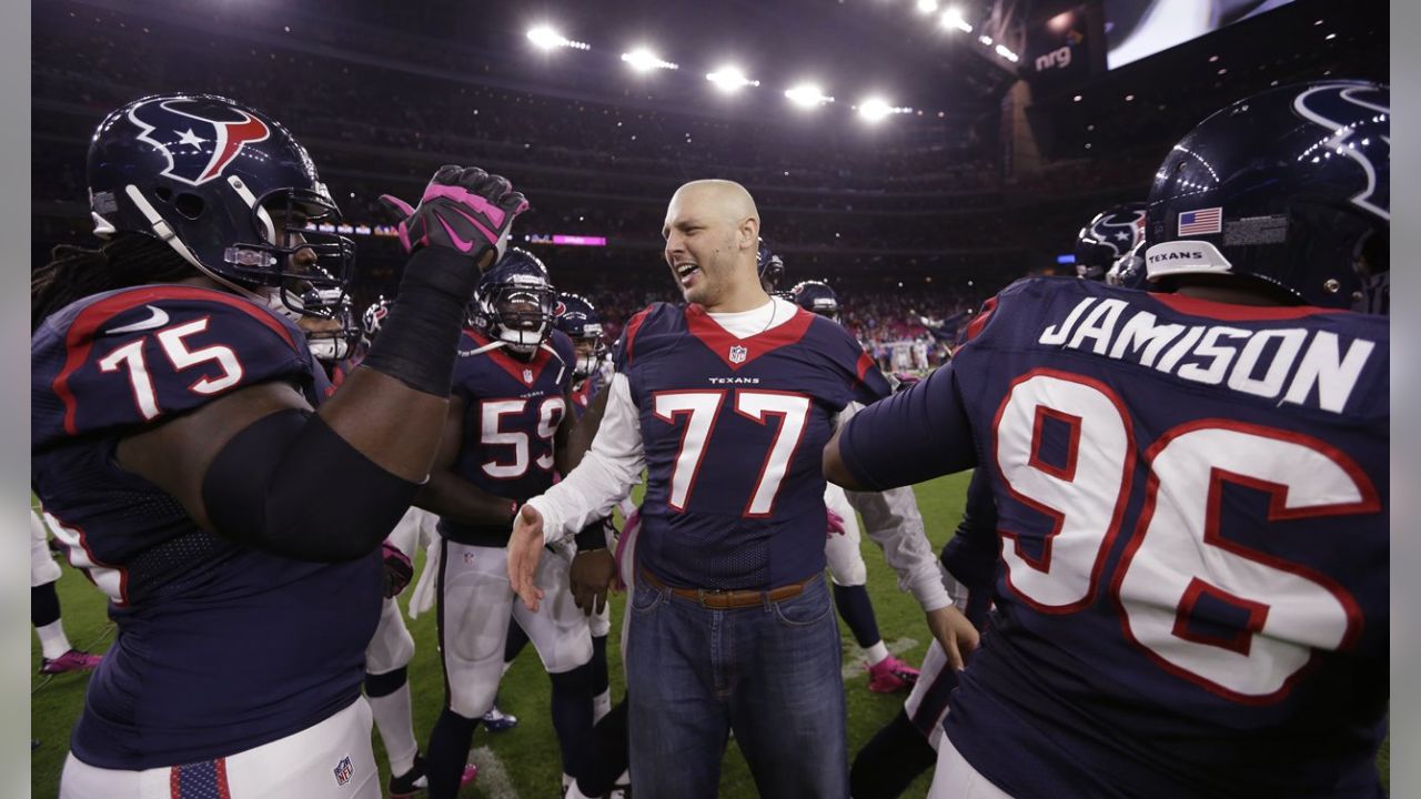 Three Years After Overcoming Cancer, Titans OL David Quessenberry Made the  First Start of His Career Sunday