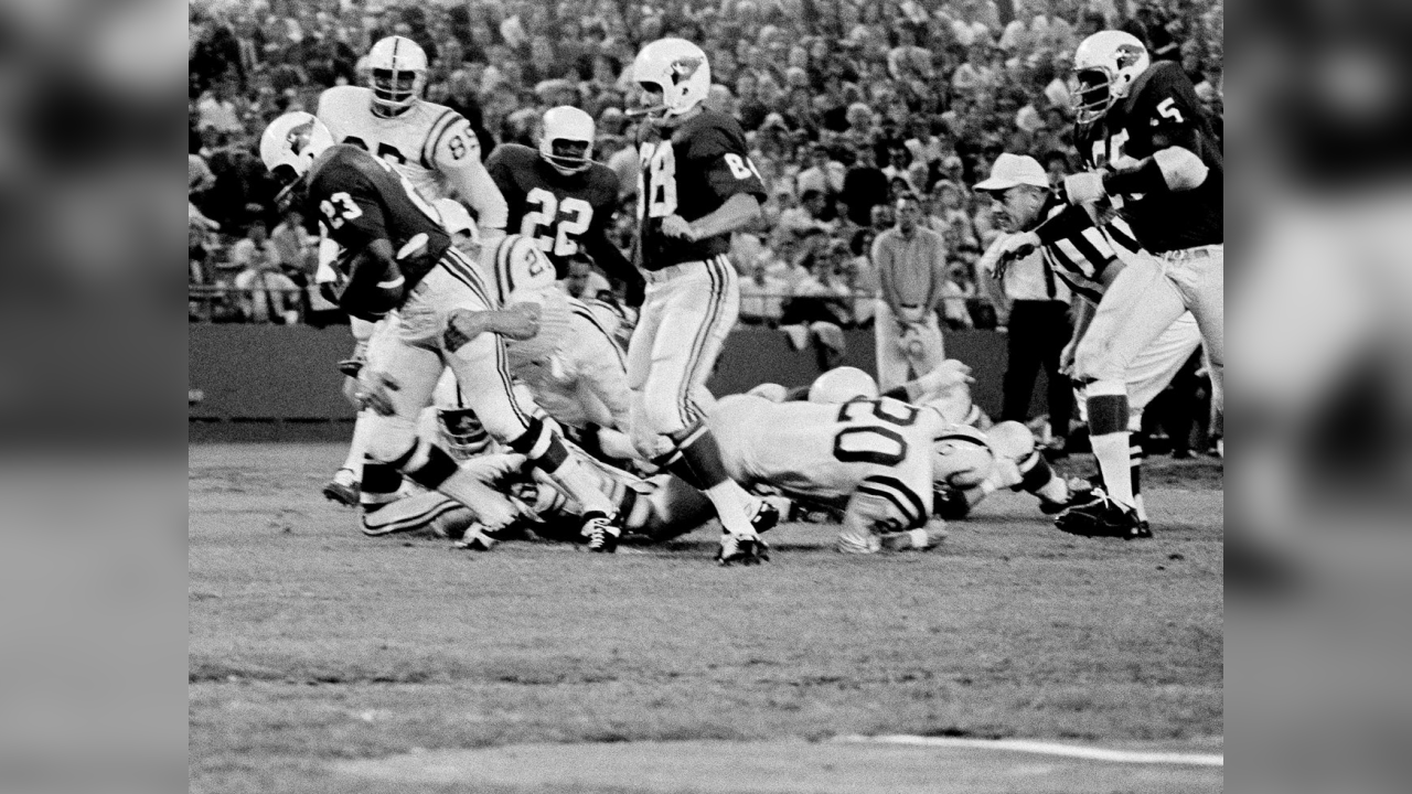 1967: Cardinals RB Johnny Roland carries the ball against the Colts