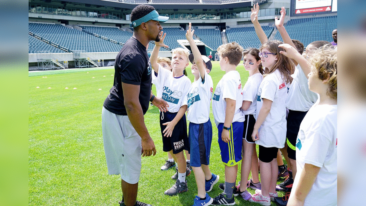 The Eagles hosted 125 elementary school students at Lincoln Financial Field for an NFL PLAY 60 Field Day Challenge!
