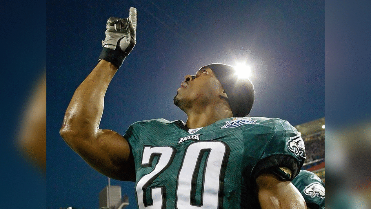 Brian Dawkins on the sideline just before kickoff of Super Bowl XXXIX