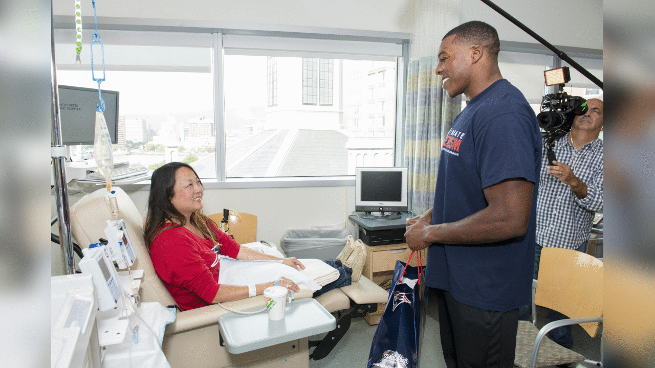 Patriots players visit Infusion Unit in Yawkey “Day of Pampering”