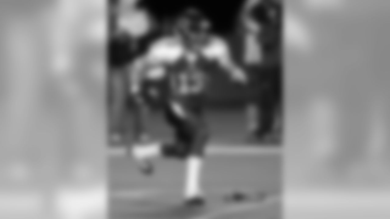 WR/KR Johnny Knox
(Photo from 2010 Pro Bowl)