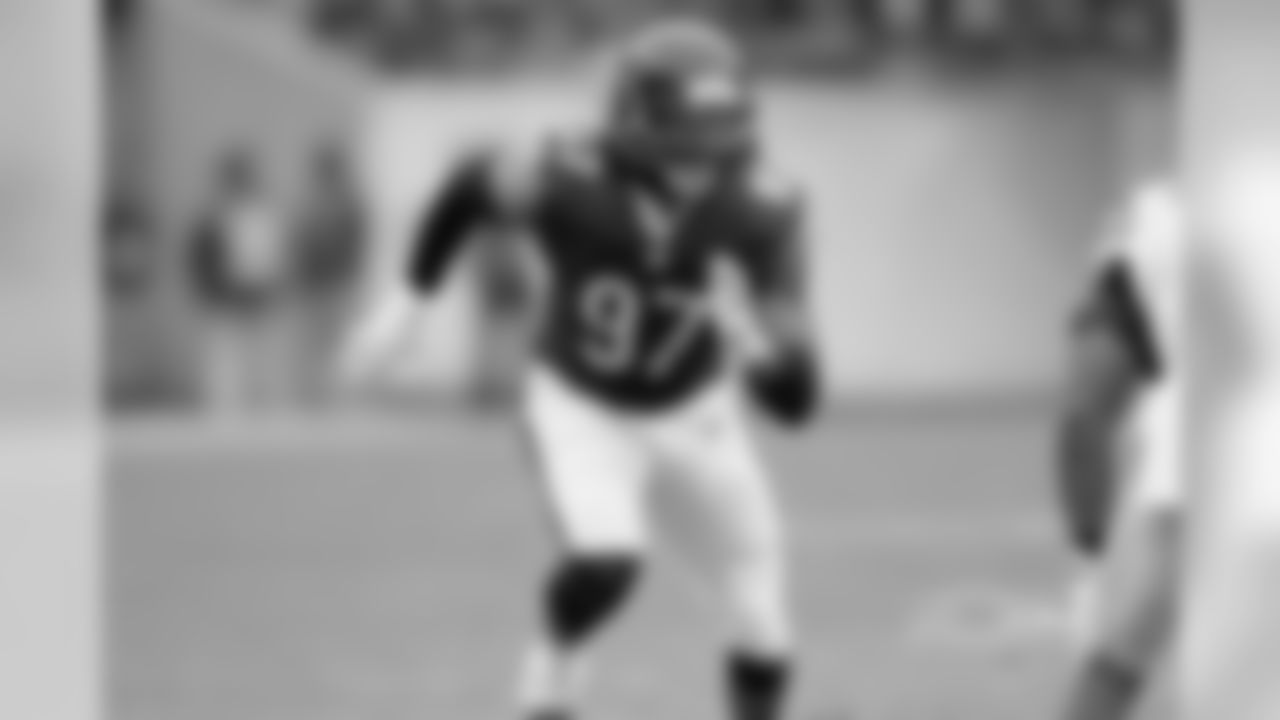 LB Willie Young