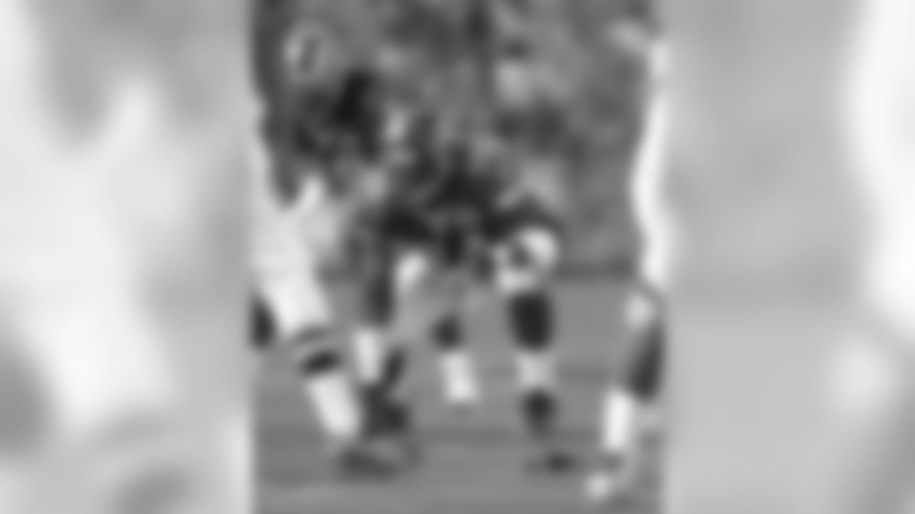 G Ruben Brown
(Photo from 2007 Pro Bowl)