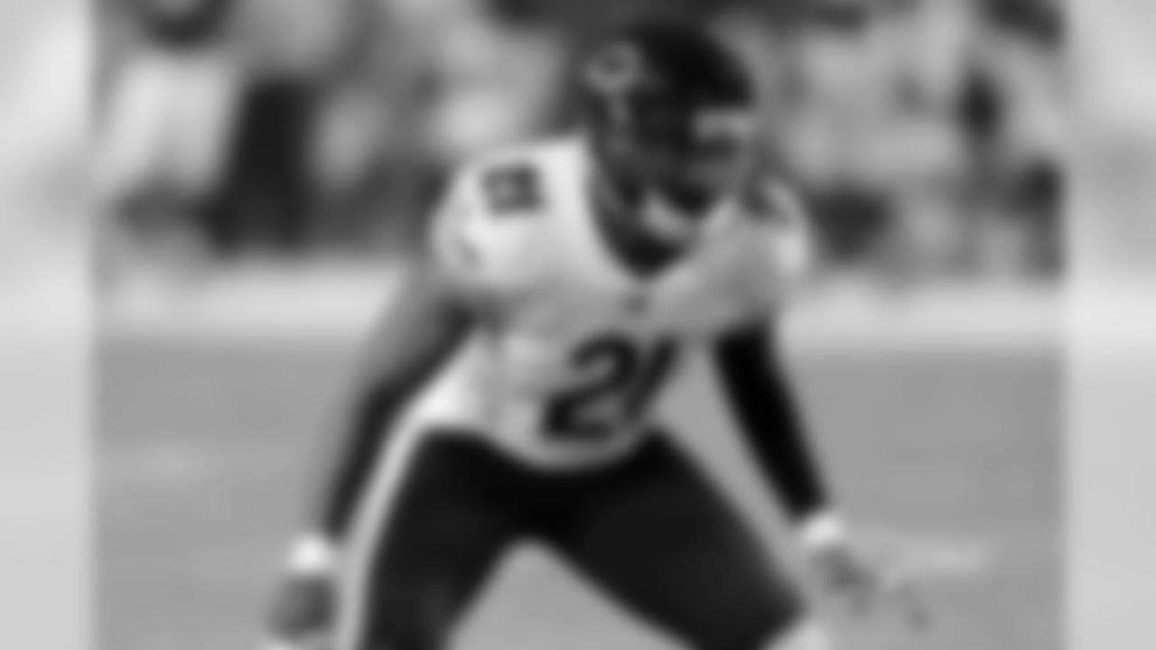 DB Quintin Demps