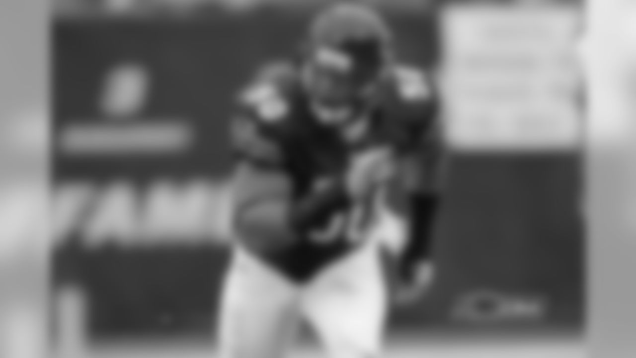 LB Jerrell Freeman