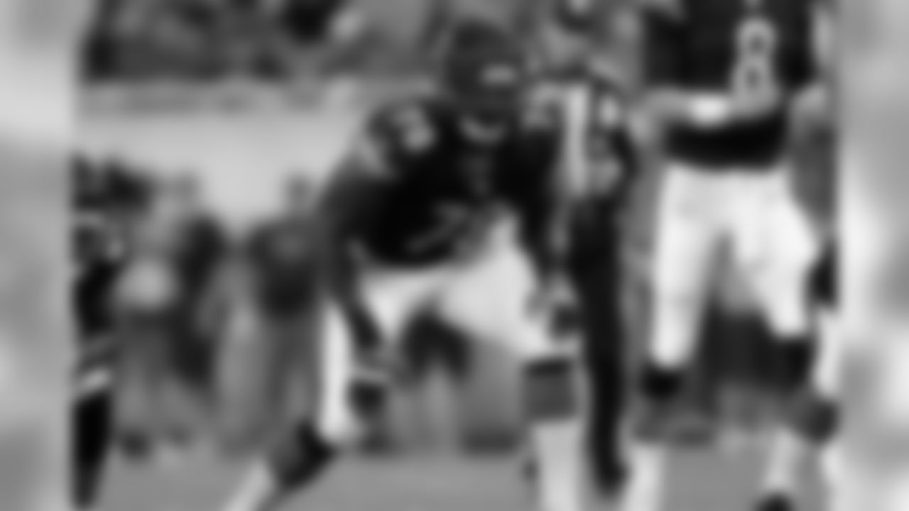OL Bobby Massie
