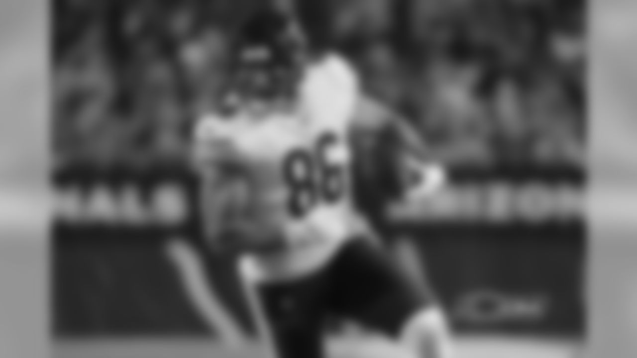 TE Zach Miller