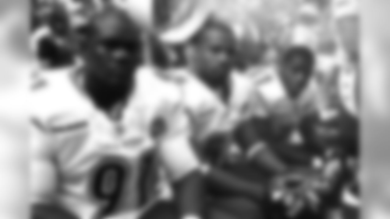 DT Tommie Haris, LB Lance Briggs, CB Nathan Vasher
(Photo from 2006 Pro Bowl)