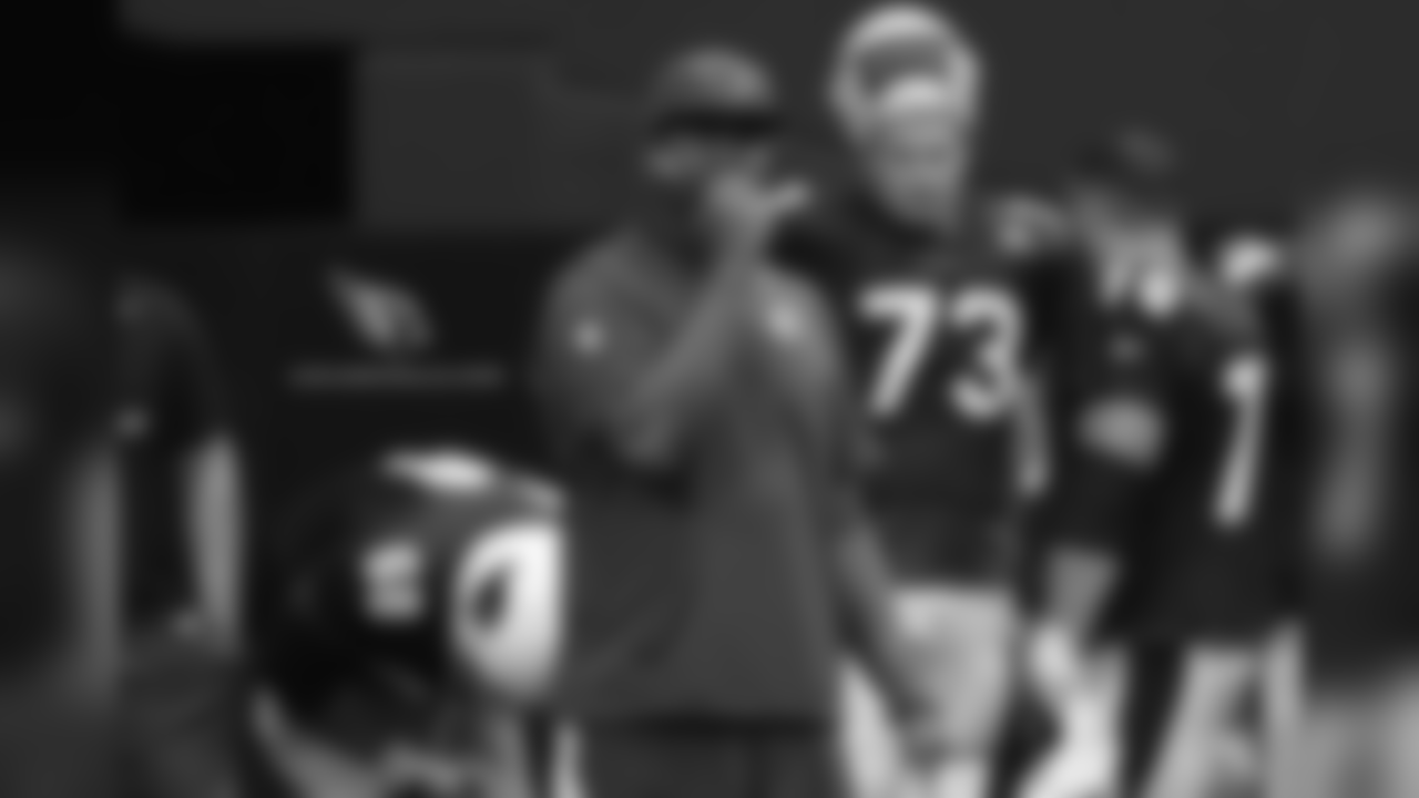 QB coach Byron Leftwich calls in a play