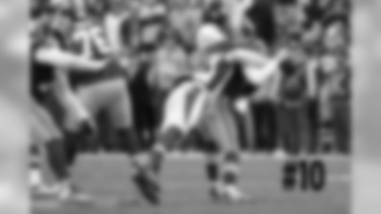 LB Chandler Jones