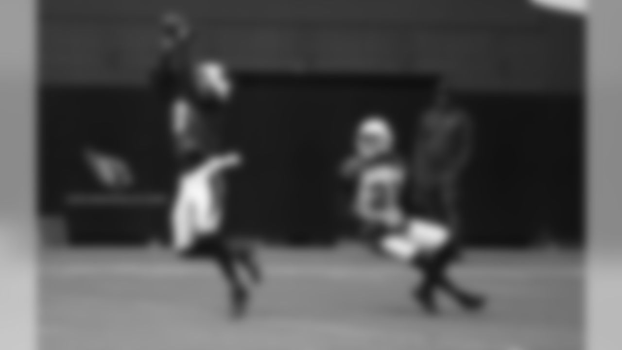 WR Jaron Brown makes the catch in front of CB Patrick Peterson